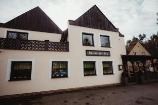 Penzion & Restaurace U Vily - Sezimovo Ústí - 6