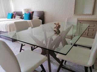 Beachfront Getaway Condo - Cancún - 3
