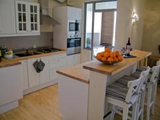 Central Funchal Apartment - GARDEN - Free Parking & AC - Funchal - 2