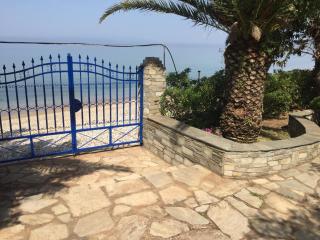 Front Beach House - 3