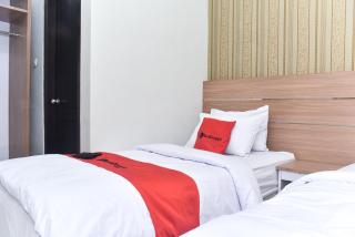 RedDoorz Plus near Malang Town Square - 3