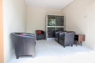RedDoorz near Solo Balapan Station 2 - Solo - 8