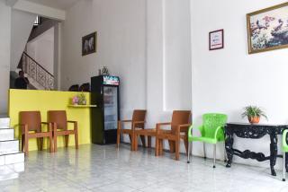 RedDoorz near Sultan Hasanuddin Airport 2 - Makassar - 6