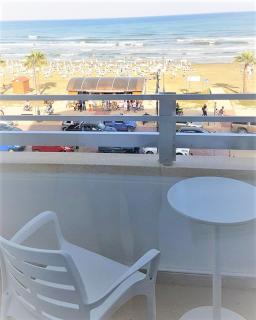 Larnaka Seaview Luxury Suites - 1