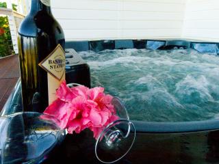 White House Ocean View Spa Villa - Burnt Pine - 4