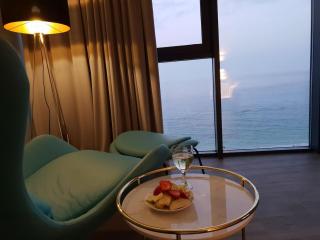 PREMIUM Seaview Apartment 50 meters from the beach Роскошные апартаменты с прямым видом на море в 50 метрах от пляжа CF Odessa - Odesa - 1