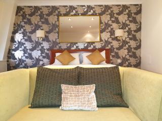 Red Lion Hotel - 3