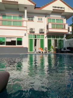 4 Bedroom Beachfront Pool House - Na Jomtien - 0