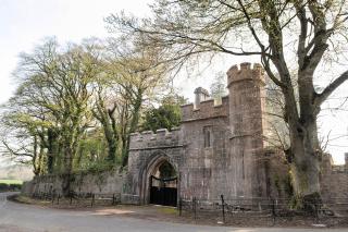 Anne's Grove Miniature Castle - Castletownroche - 8
