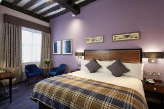 The Bull - Gerrards Cross - 9