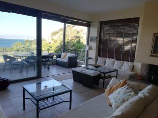 Beautiful house by the sea,Loutraki Skaloma. - Loutraki - 1