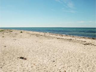 Four-Bedroom Holiday Home In Ebeltoft - Ebeltoft - 1