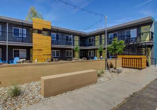 Americana Modern Hotel - Redding - 6