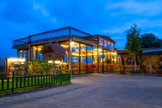 Hotel Restaurant Emblema - Petrelë - 1