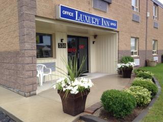 Luxury Inn - Collingwood - 0
