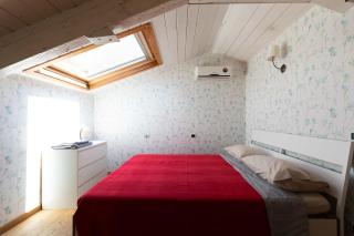 Spaccanapoli casa tre santi - 8