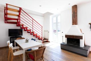 Spaccanapoli casa tre santi - 2