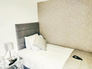 Serendipity House - Derry Londonderry - 9