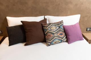 Downtown Luxury Boutique Suites - the grand suite - 5