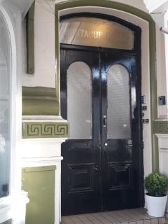 Montague House Apartments - 9