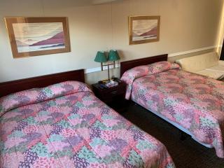 Twin Oaks Motel - Orono - 2