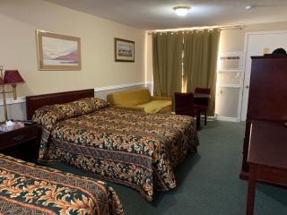 Twin Oaks Motel - Orono - 4