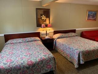 Twin Oaks Motel - Orono - 9