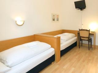 Hotel Moon - Düsseldorf - 7