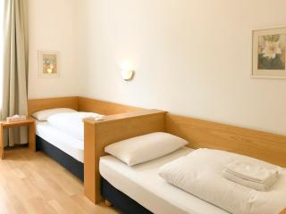 Hotel Moon - Düsseldorf - 8