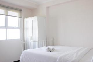 Modern Look 2BR Gateway Pasteur Apartment By Travelio - Bandung - 9