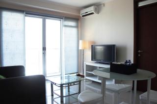 Modern Look 2BR Gateway Pasteur Apartment By Travelio - Bandung - 1