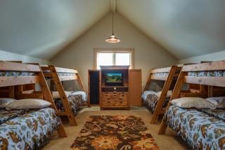 Eagles Perch by KABINO IP Village Garage Theatre Room Game Cube Satellite WiFi - Island Park - 6