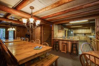 Grey Wolf Retreat by KABINO Sleeps 20 Commercial Kitchen Fire Pit WiFi Bunk Beds - Island Park - 4