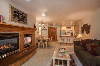 Teton Serenity by KABINO Community Hot Tub Fitness Center Near Grand Targhee Resort Electric Grill Sleeper Sofa - Driggs - 0