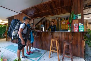 Yucca Beachfront Hotel - 8