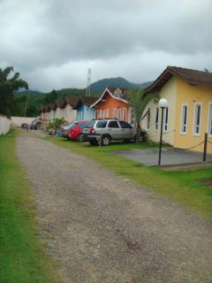 Casa em Condomínio com Wi-Fi - 300m da praia - Ubatuba - 0