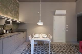 Casa222 - stylish apartment La Spezia Old Town - 5' station to Cinque Terre - 1