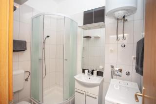 AP PUNTA next to sandy beach, apartment with garden - 2