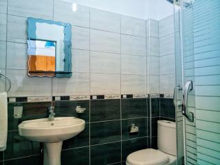 Sunset Boulevard Hotel - Qeparo - 5