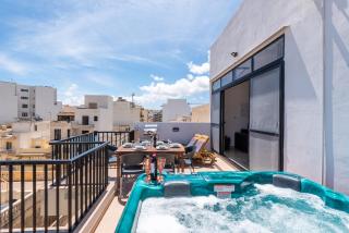 Seashells Sea View Penthouse with private Hot Tub & large sunny terrace with stunning views - by Getwaysmalta - St Paul's Bay - 7