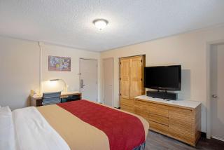 Quality Inn Frontier at US Hwy 30 - Clinton - 3