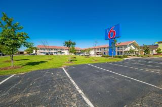 Motel 6-Dallas, TX - Farmers Branch - Farmers Branch - 8
