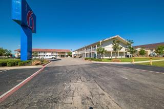 Motel 6-Dallas, TX - Farmers Branch - 9