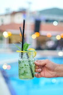 Aloria Garden Hotel - 8