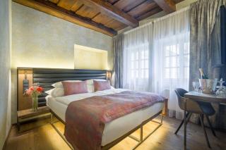 Hotel Waldstein - Prague - 9