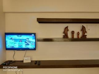 Tagaytay Staycation by Naya and Darla w Free Swimming Pool, WiFi & Netflix - Tagaytay - 4