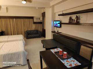 Tagaytay Staycation by Naya and Darla w Free Swimming Pool, WiFi & Netflix - Tagaytay - 5