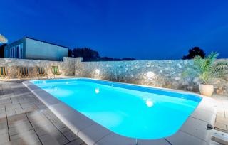 Camp Mateo with Pool - Drage - 3