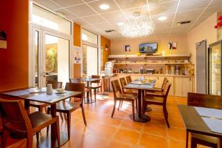 Kyriad Avignon - Palais des Papes - 1