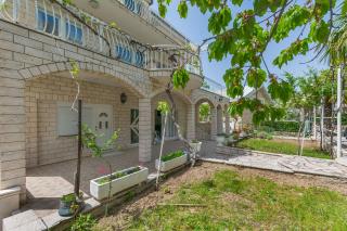 Apartments Luca - Omiš - 0